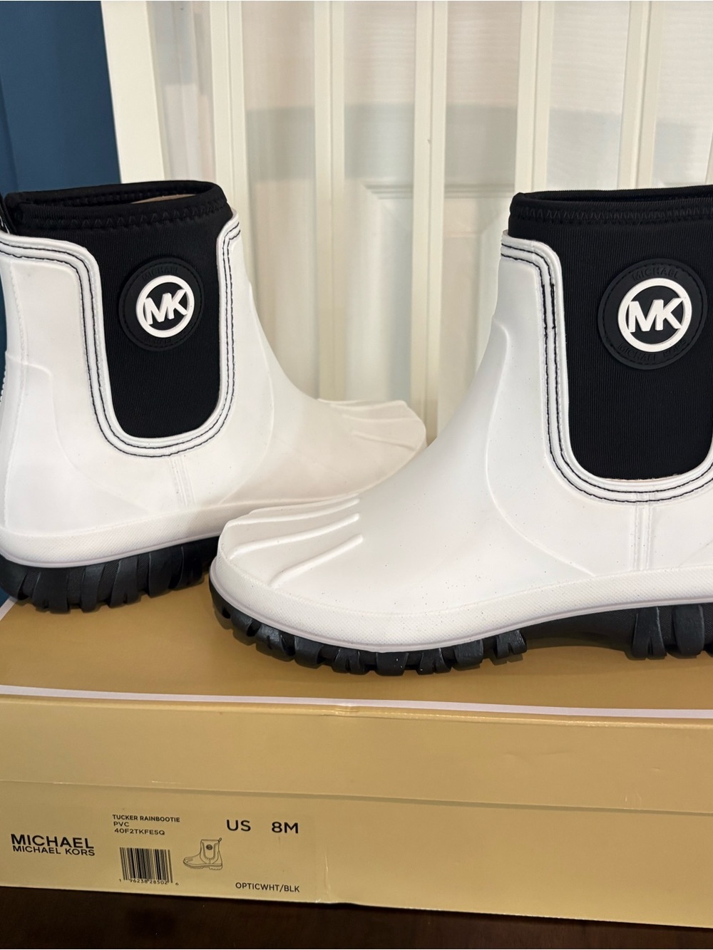 Michael Kors: Tucker Rainbootie Brand New- Size 8 W/Box Included! - Picture 6 of 9
